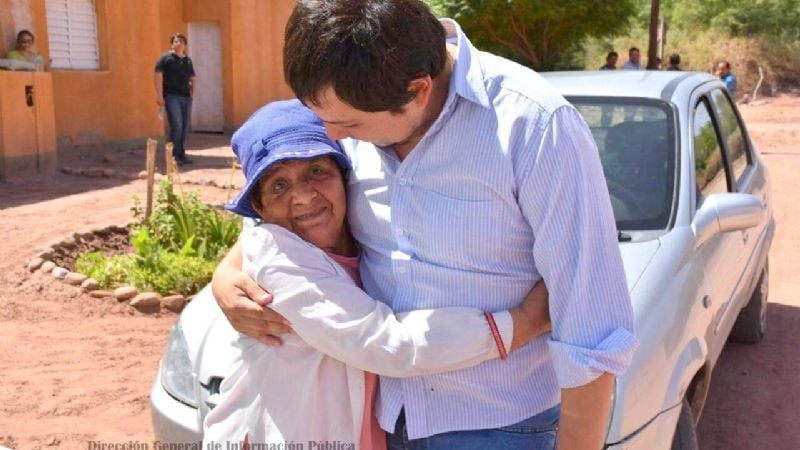 Nóblega con los vecinos de La Puntilla