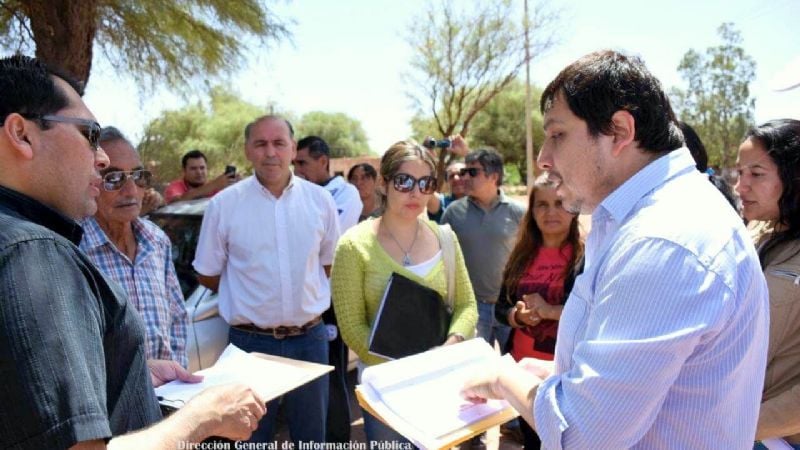 Nóblega con los vecinos de La Puntilla