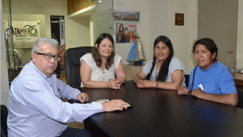 Artesanas catamarqueñas lucieron sus prendas en Perú