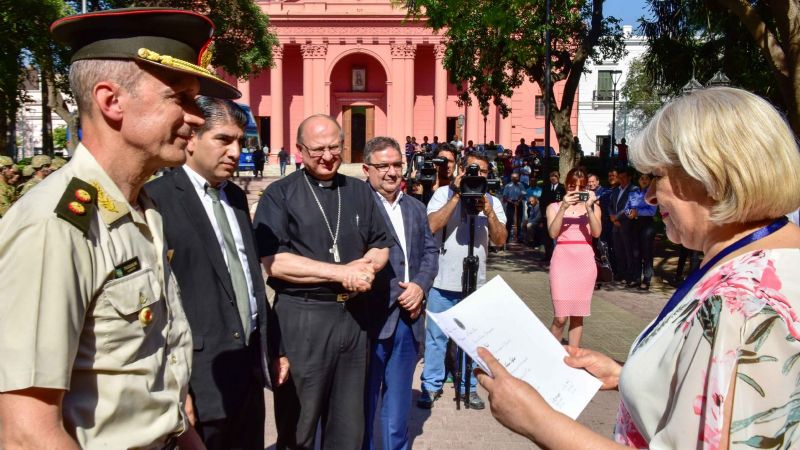 Emotivo reconocimiento del Ejército a familiares de Caídos en Malvinas