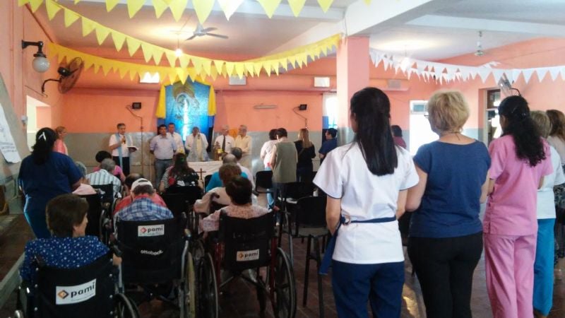 La Virgen del Valle emocionó a los abuelos del hogar Fray M. Esquiú