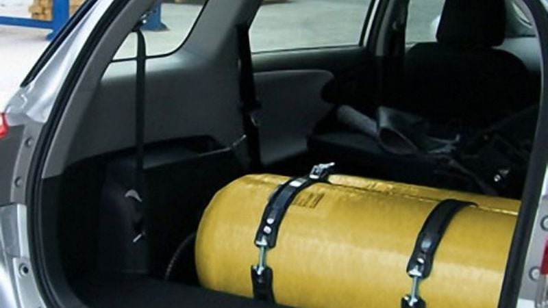 Automóvil sufrió pérdida de gas