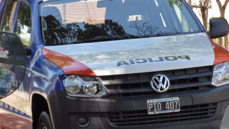 Se bajó a hacer las compras y le robaron el auto