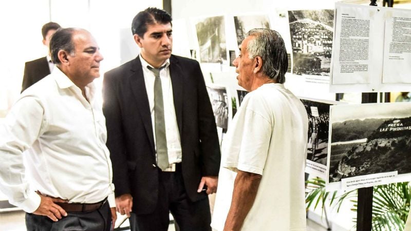 Senadores inauguraron muestra por el aniversario del Dique Las Pirquitas