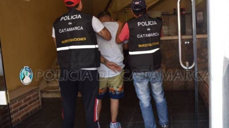 Trasladan a dos estafadores desde San Juan