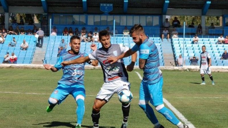 Unión Aconquija trae un valioso empate ante Gutiérrez