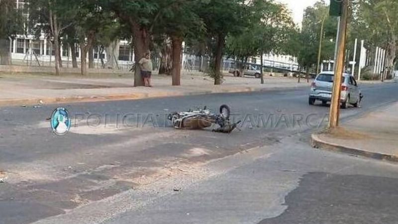 Chocaron un auto y una moto