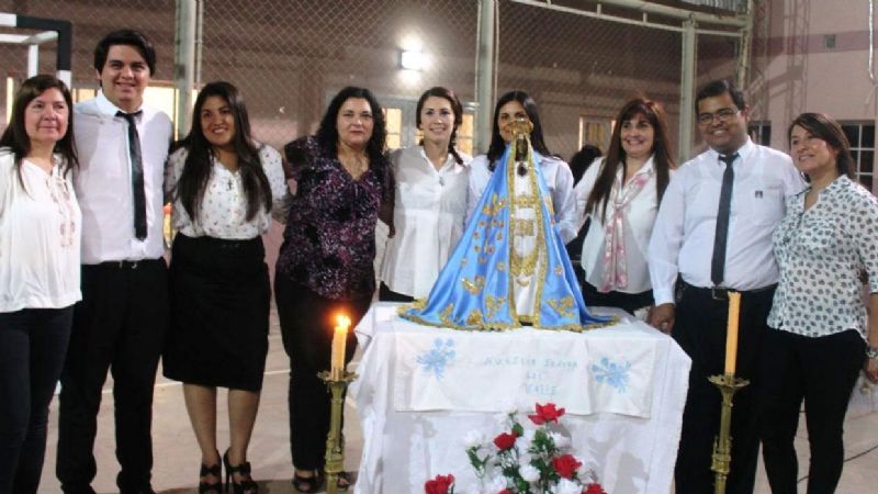 La Virgen acompañó la misa de los egresados del Instituto San Pío X