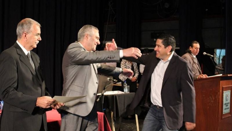 Ojeda recibió su diploma y se prepara para un nuevo mandato