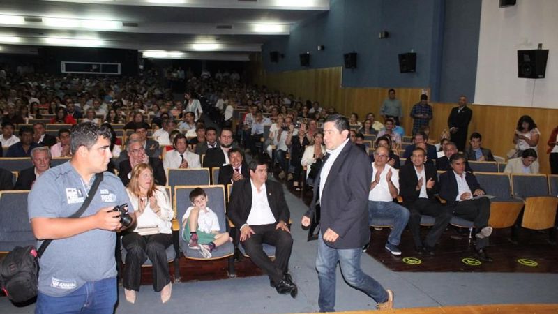 Ojeda recibió su diploma y se prepara para un nuevo mandato