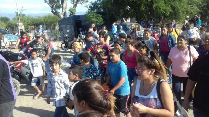 Dolor y bronca en el sepelio de Celeste y Gonzalo