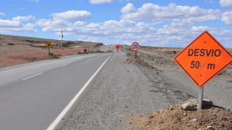Ruta 60: desvío en el río Colorado, en Tinogasta