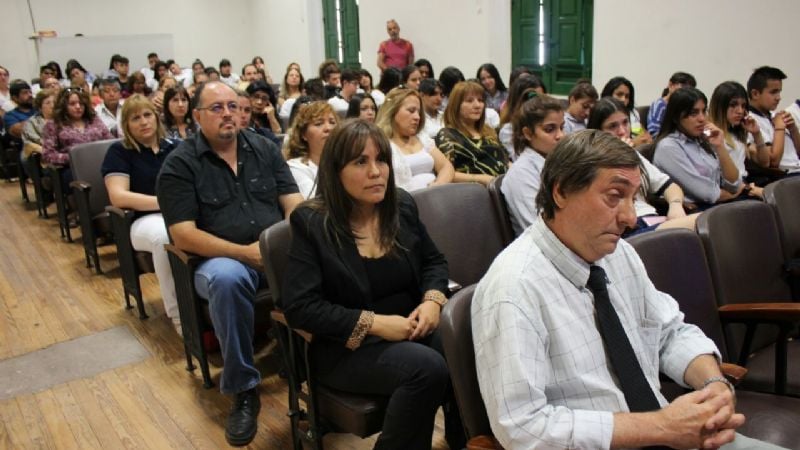Presentaron libro con experiencias de docentes en el aula