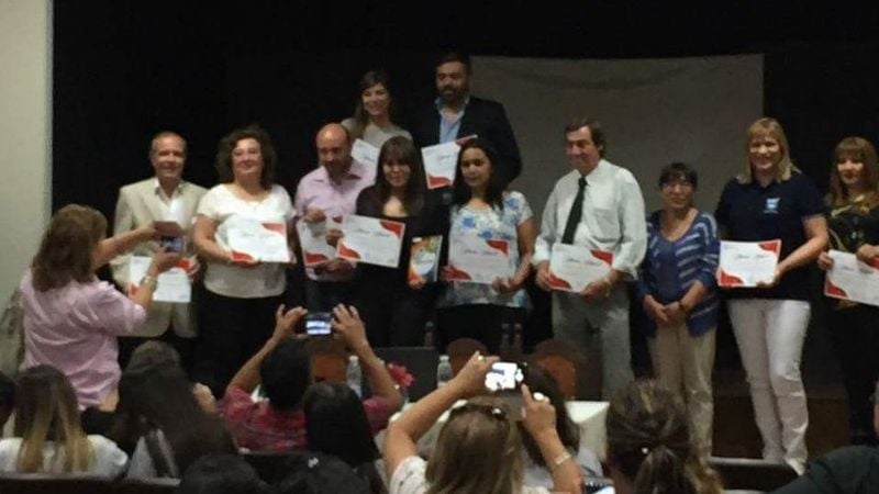 Presentaron libro con experiencias de docentes en el aula