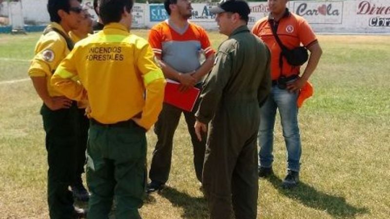 Sigue el combate contra los incendios forestales