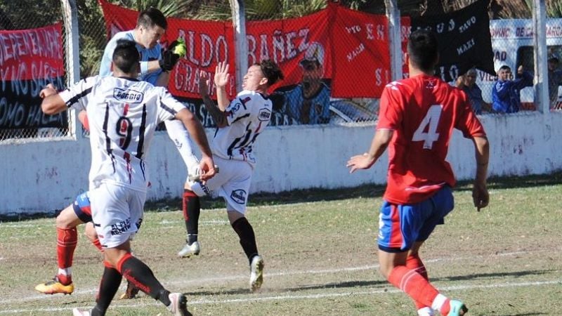 Defensores y sus penurias en visita al líder Güemes