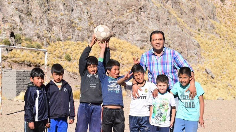 Sánchez festejó junto a las madres en las localidades serranas