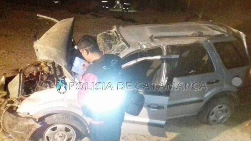 Dos heridos tras un vuelco en Belén