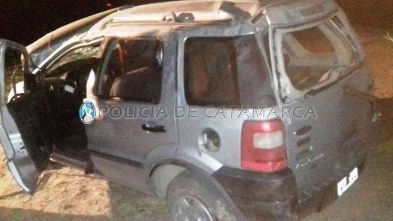 Dos heridos tras un vuelco en Belén