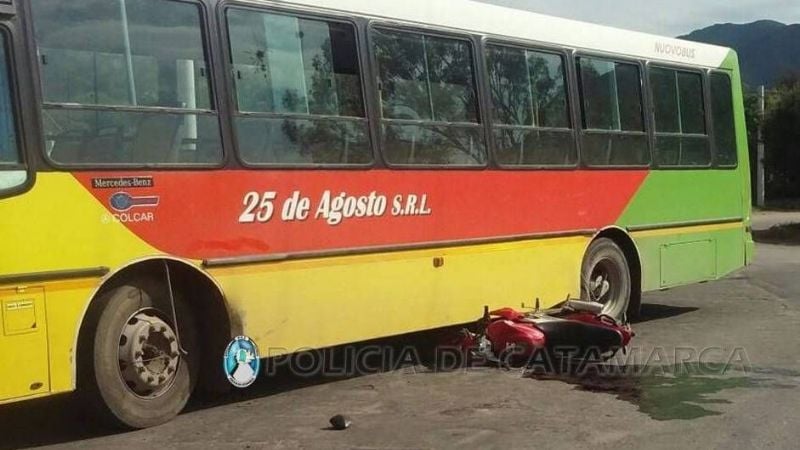 Chocaron una moto y un colectivo en Fray Mamerto Esquiú