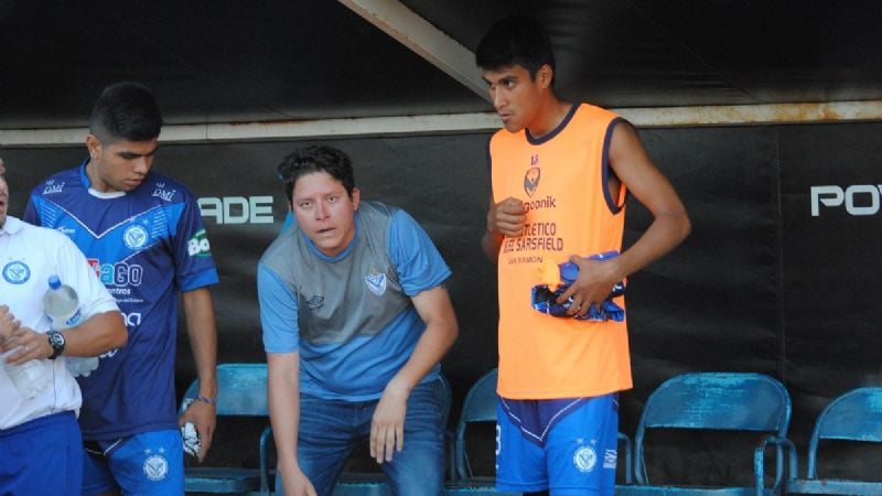 Racing (Cba.) venció a Vélez (SR) y “cobró” su DT Martel