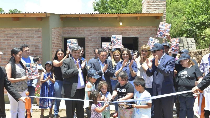 Corpacci entregó otras nueve viviendas rurales en El Rodeo