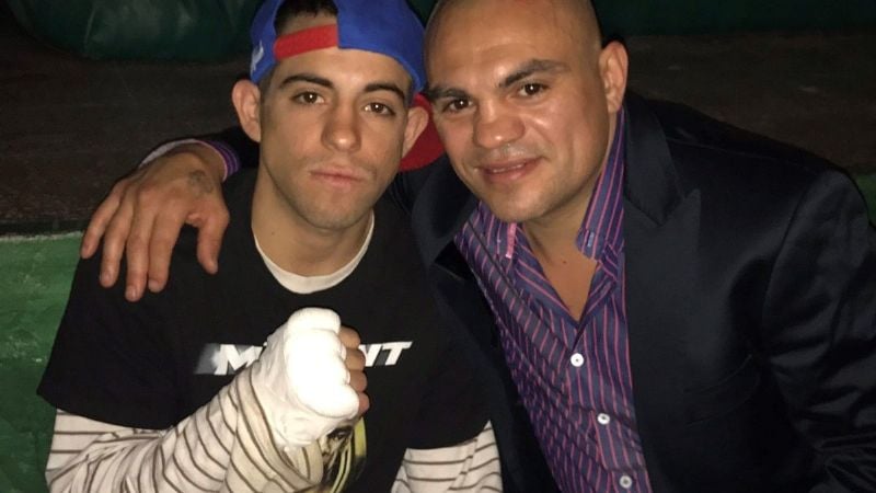 El hijo de la “Hiena” Barrios debutó como profesional con un triunfo