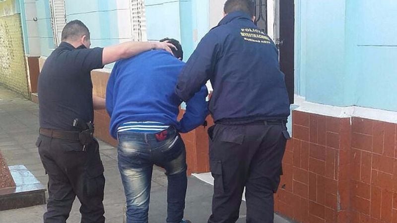 Detienen a joven violento