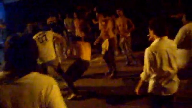 Medio centenar de personas protagonizaron una batalla campal