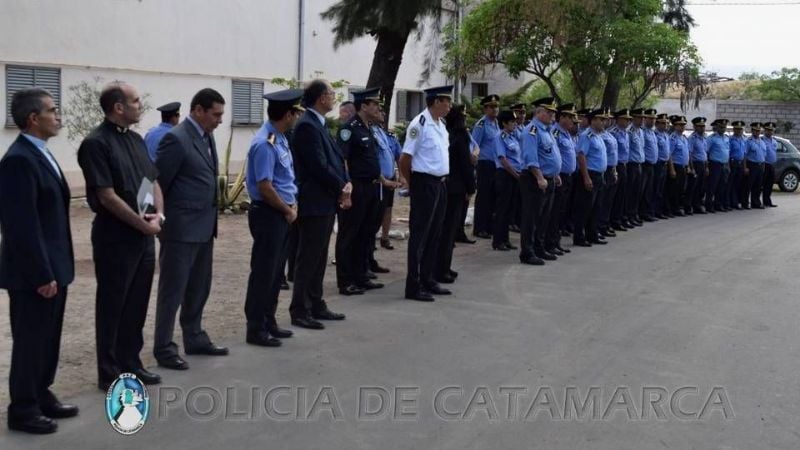 Capacitación para Oficiales Jefes y Superiores de la Policía