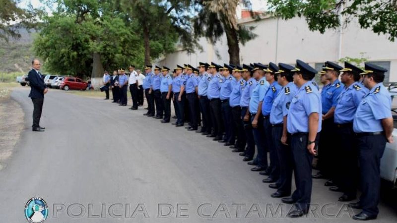 Capacitación para Oficiales Jefes y Superiores de la Policía
