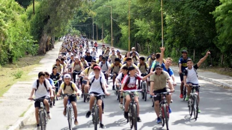 Alumnos de FME despidieron el año lectivo haciendo ejercicios