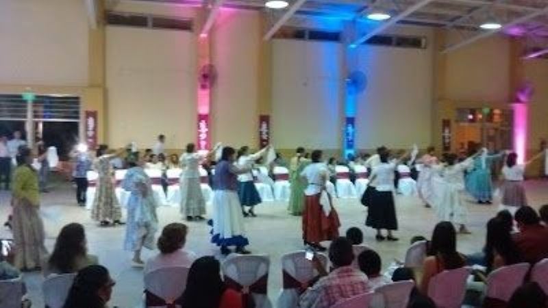 Emotivo homenaje a docentes en la Escuela N°995