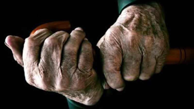 Denuncian maltratos a ancianos