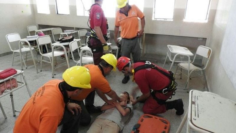 Se realizó un simulacro de evacuación en la Escuela de Minería