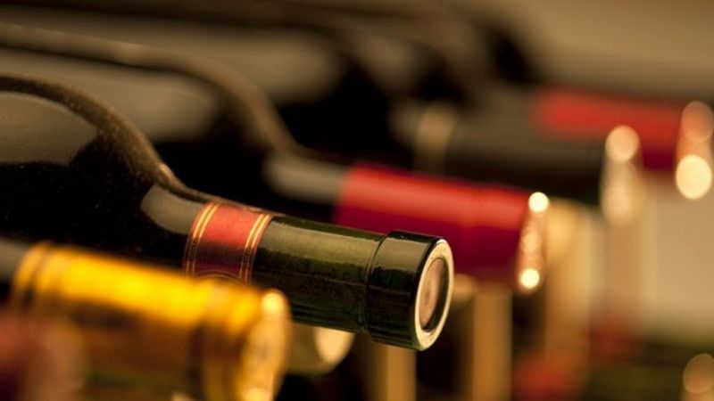 Marcha atrás del Gobierno: vino y champagne no tendrán impuestos