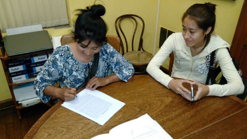 Entrega de créditos a vecinos del Achachay