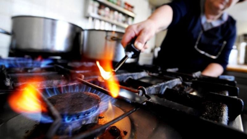 "Una familia tipo pagará $ 900 mensuales de electricidad y $ 600 de gas"