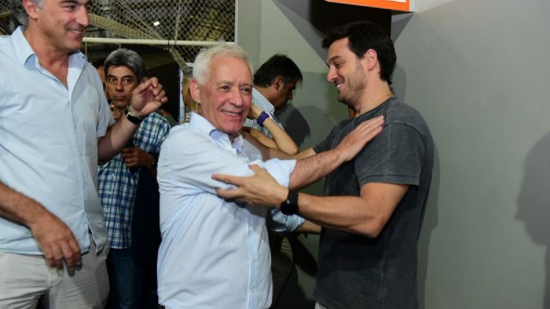 Blanco reelecto, Milito manager y se busca DT