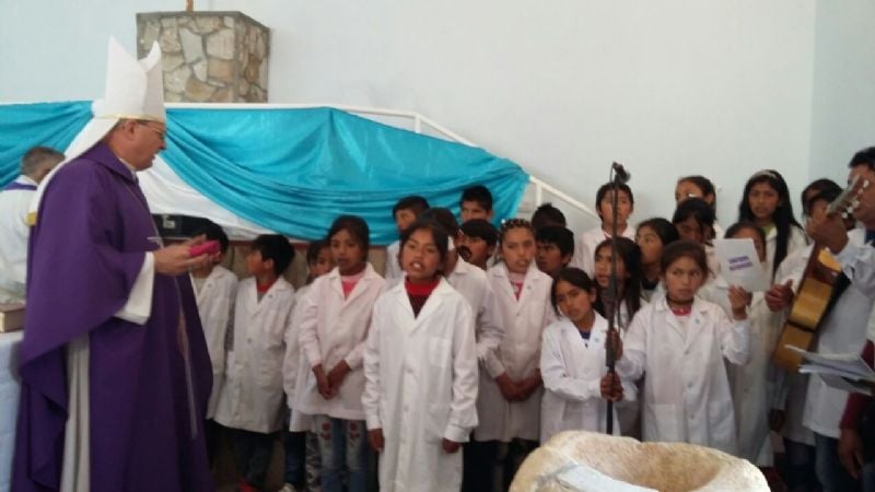 Celebran aniversario de la consagración del altar de la capilla de Papachacra