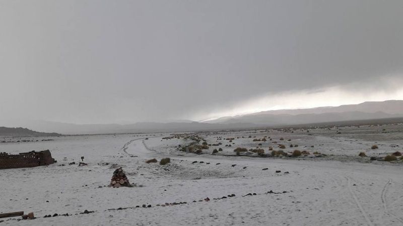 Increíble caída de granizo en Laguna Blanca, Belén