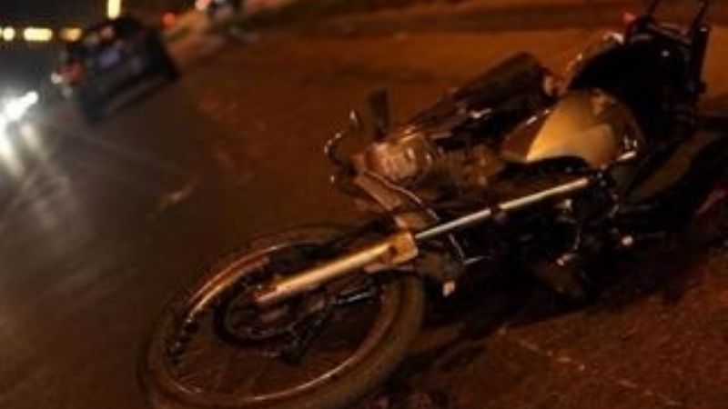 Dos heridos en choque de motos