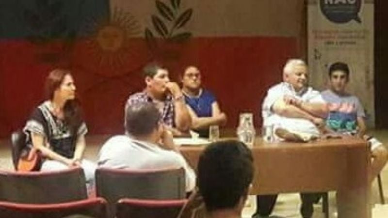 Premios para los ganadores del Torneo de Fútbol de Icaño