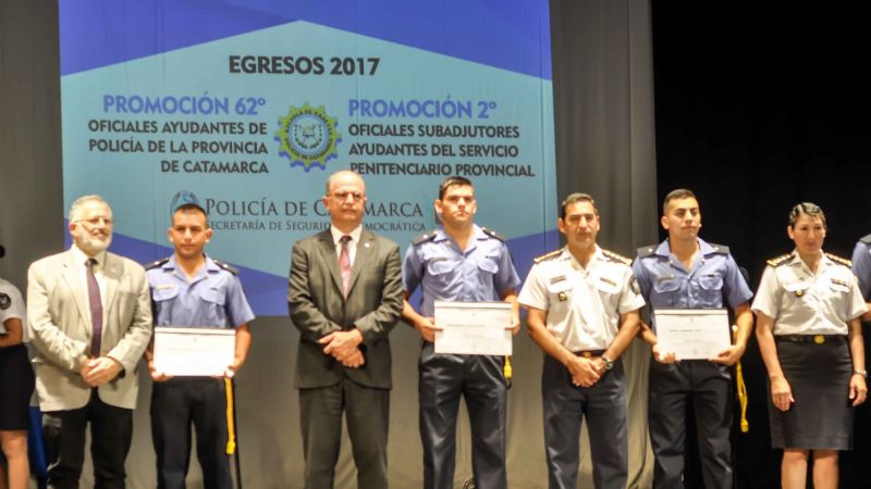 Solá Jais participó del acto de egresados de la Policía