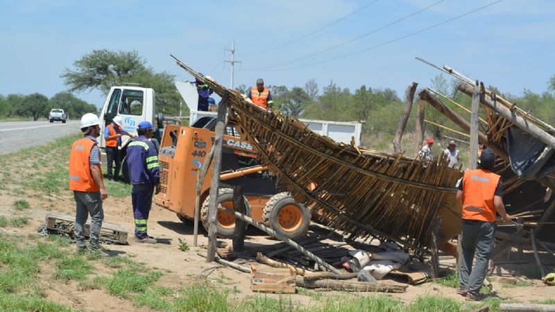 Desalojan puestos fruteros en la ruta 38