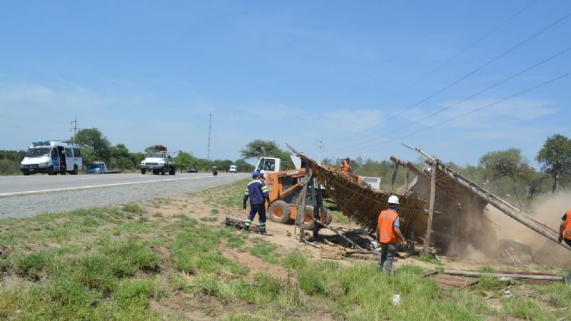 Desalojan puestos fruteros en la ruta 38