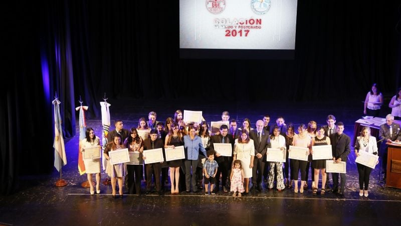 Más de 160 nuevos egresados de la Facultad de Humanidades