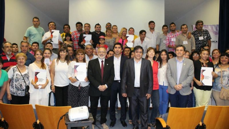 Entrega de personerías jurídicas a Asociaciones Civiles y Barriales