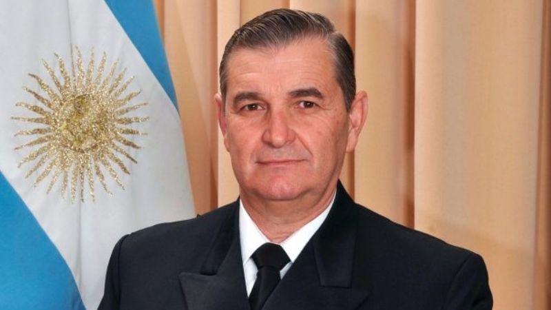 Desplazaron al jefe de la Armada
