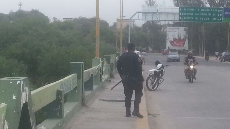 Conductor cayó al río en Tres Puentes